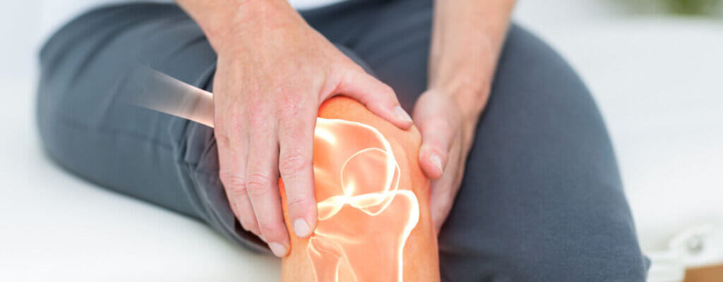Get Rid of Hip and Knee Pain With The Help of A PT!